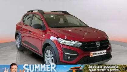Usado Dacia Sandero Comfort 101 CV (74 kW) 2021 Rojo Utilitario