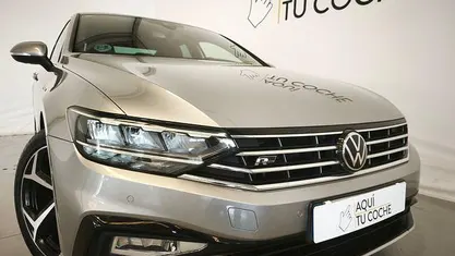 Usado VW Passat R-line 190 CV (139 kW) 2020 Gris / plata Berlina