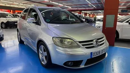 Usado VW Golf Plus Cross Edition 122 CV (89 kW) 2008 Plateado Monovolumen