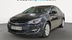 Negro Usado 2014 Opel Astra Excellence Berlina | 9450 € (Precio justo)