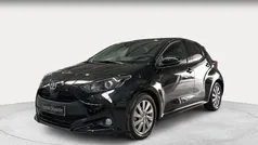 Negro Usado 2022 Toyota Yaris Hybrid Active Berlina | 19.900 € (Precio justo)