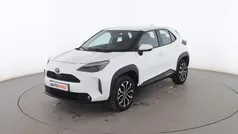 Blanco Usado 2021 Toyota Yaris Hybrid Active SUV | 23.699 € (Precio justo)