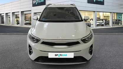 Begagnad Kia Stonic 100 HK (73 kW) 2022 Vit SUV