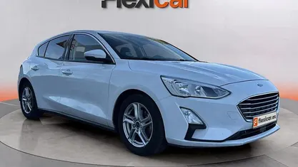 Usado Ford Focus Trend+ 120 CV (88 kW) 2018 Blanco Familiar