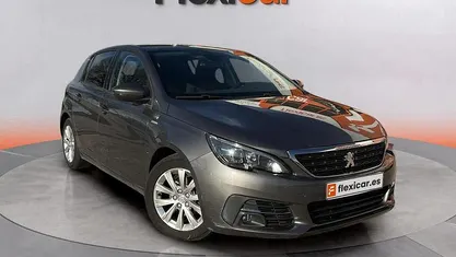 Usado Peugeot 308 Access 130 CV (95 kW) 2020 Gris Berlina