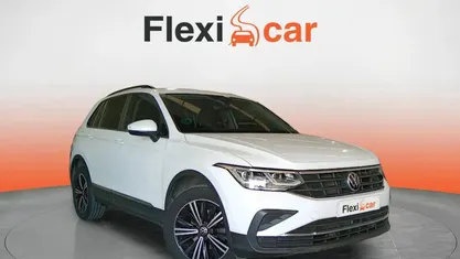 Usado VW Tiguan Life 150 CV (110 kW) 2021 Blanco SUV