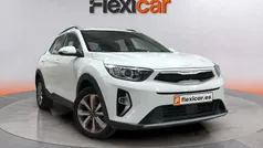 Blanco Usado 2023 Kia Stonic SUV | 15.090 € (Precio justo)