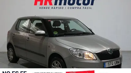 Usado Skoda Fabia Style 105 CV (77 kW) 2010 Gris Utilitario