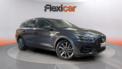 Usado Hyundai i30 101 CV (74 kW) 2024 Gris Familiar