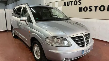 Usado Ssangyong (KGM) Rodius Limited 165 CV (121 kW) 2005 Monovolumen