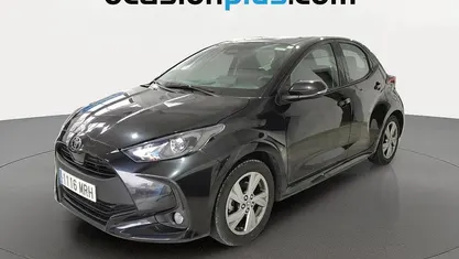 Usado Toyota Yaris Hybrid Active 116 CV (85 kW) 2024 Negro Utilitario