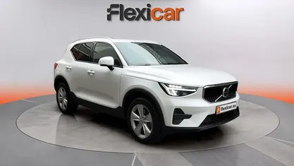 Usado Volvo XC40 Core 163 CV (119 kW) 2024 Blanco SUV