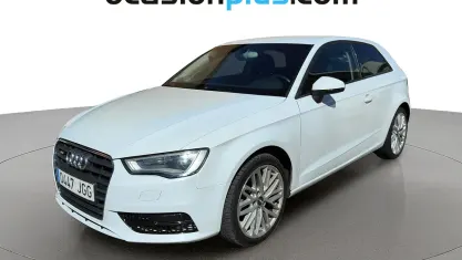 Usado Audi A3 Attraction 110 CV (80 kW) 2015 Blanco Utilitario