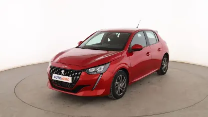 Usado Peugeot 208 Active 101 CV (74 kW) 2021 Rojo Utilitario