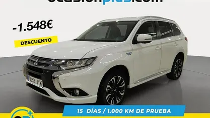Blanco Usado 2017 Mitsubishi Outlander P-HEV SUV | 19.352 € (Precio justo)