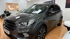 Gris Usado 2018 Ford Kuga ST-Line SUV | 16.499 € (Precio justo)
