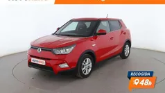 Rojo Usado 2015 Ssangyong Tivoli Limited SUV | 10.499 € (Precio justo)