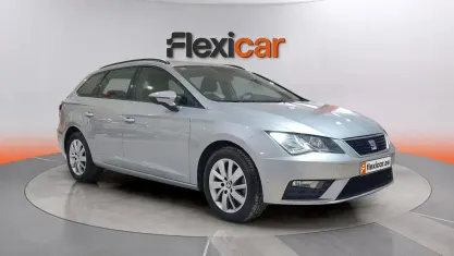 Begagnad Seat Leon ST Style 116 HK (85 kW) 2020 Grå Kombi