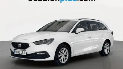 Begagnad Seat Leon Style 115 HK (84 kW) 2021 Vit Minibuss