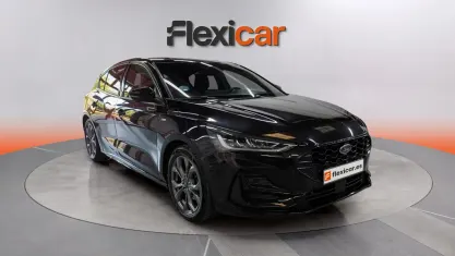 Usado Ford Focus ST-Line 125 CV (91 kW) 2023 Negro Berlina