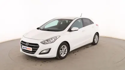 Usado Hyundai i30 GO! 135 CV (99 kW) 2016 Blanco Berlina