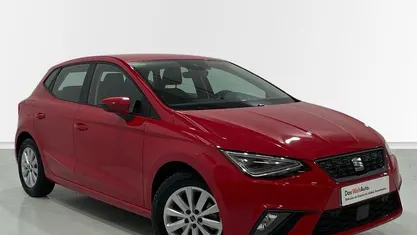 Usado Seat Ibiza Style Plus 110 CV (80 kW) 2022 Rojo Utilitario