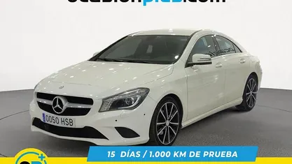 Usado Mercedes CLA220 Urban 170 CV (125 kW) 2013 Blanco Berlina