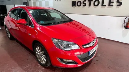 Usado Opel Astra Excellence 110 CV (80 kW) 2014