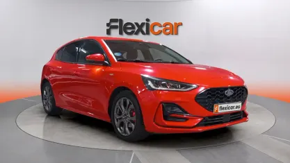 Usado Ford Focus ST-Line 125 CV (91 kW) 2022 Rojo Berlina