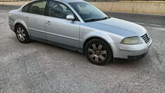 Gris Usado 2002 VW Passat Comfortline Berlina | 3500 € (Un poco caro)