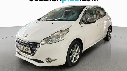 Blanco Usado 2014 Peugeot 208 Style Utilitario | 6750 € (Precio justo)