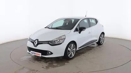 Usado Renault Clio IV 90 CV (66 kW) 2015 Blanco Berlina