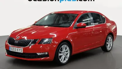 Usado Skoda Octavia Ambition 115 CV (84 kW) 2019 Rojo Berlina