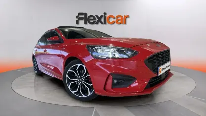 Usado Ford Focus ST-Line X 155 CV (114 kW) 2021 Rojo Berlina