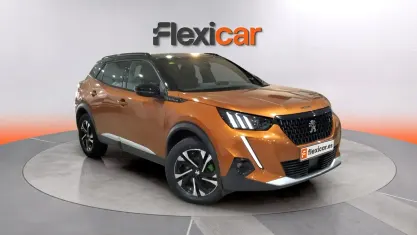 Usado Peugeot 2008 GT-line 131 CV (96 kW) 2020 Naranja SUV