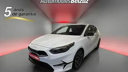 Occasion Kia Ceed 101 ch (74 kW) 2025 Blanc Citadine