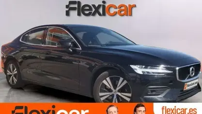 Begagnad Volvo S60 Momentum 197 HK (144 kW) 2021 Svart Sedan