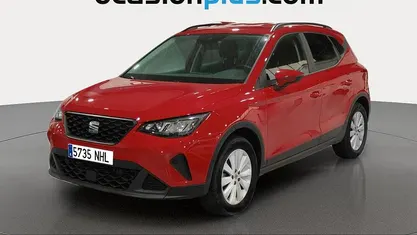 Käytetty Seat Arona Style 110 HP (80 kW) 2023 Punainen Katumaasturi