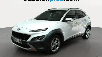 Usado Hyundai Kona 120 CV (88 kW) 2021 Blanco SUV