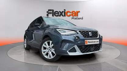 Usado Seat Arona Xperience 110 CV (80 kW) 2021 Gris SUV