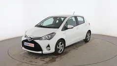 Blanco Usado 2016 Toyota Yaris Hybrid Active Utilitario | 12.199 € (Precio justo)