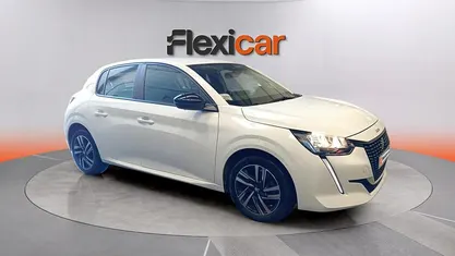 Usado Peugeot 208 Active 102 CV (75 kW) 2023 Blanco Utilitario