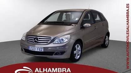 Usado Mercedes B180 109 CV (80 kW) 2008 Blanco Monovolumen