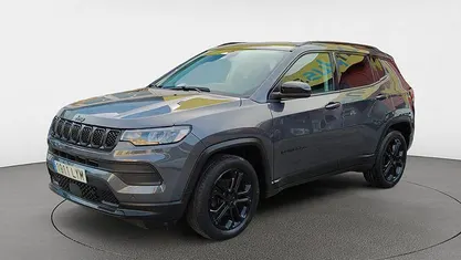 Usado Jeep Compass Night Eagle 131 CV (96 kW) 2022 Gris SUV