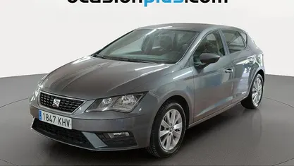 Usado Seat Leon Style 110 CV (80 kW) 2018 Gris Utilitario
