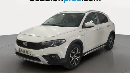 Usado Fiat Tipo Cross 131 CV (96 kW) 2023 Blanco Utilitario
