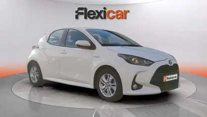 Usado Toyota Yaris Hybrid Active 116 CV (85 kW) 2020 Utilitario
