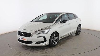 Używany DS Automobiles DS5 Style 180 KM (132 kW) 2017 Biały Hatchback