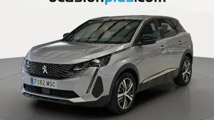 Usado Peugeot 3008 Allure 136 CV (100 kW) 2024 Gris SUV