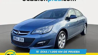Azul Usado 2015 Opel Astra Elegance Berlina | 7900 € (Precio justo)